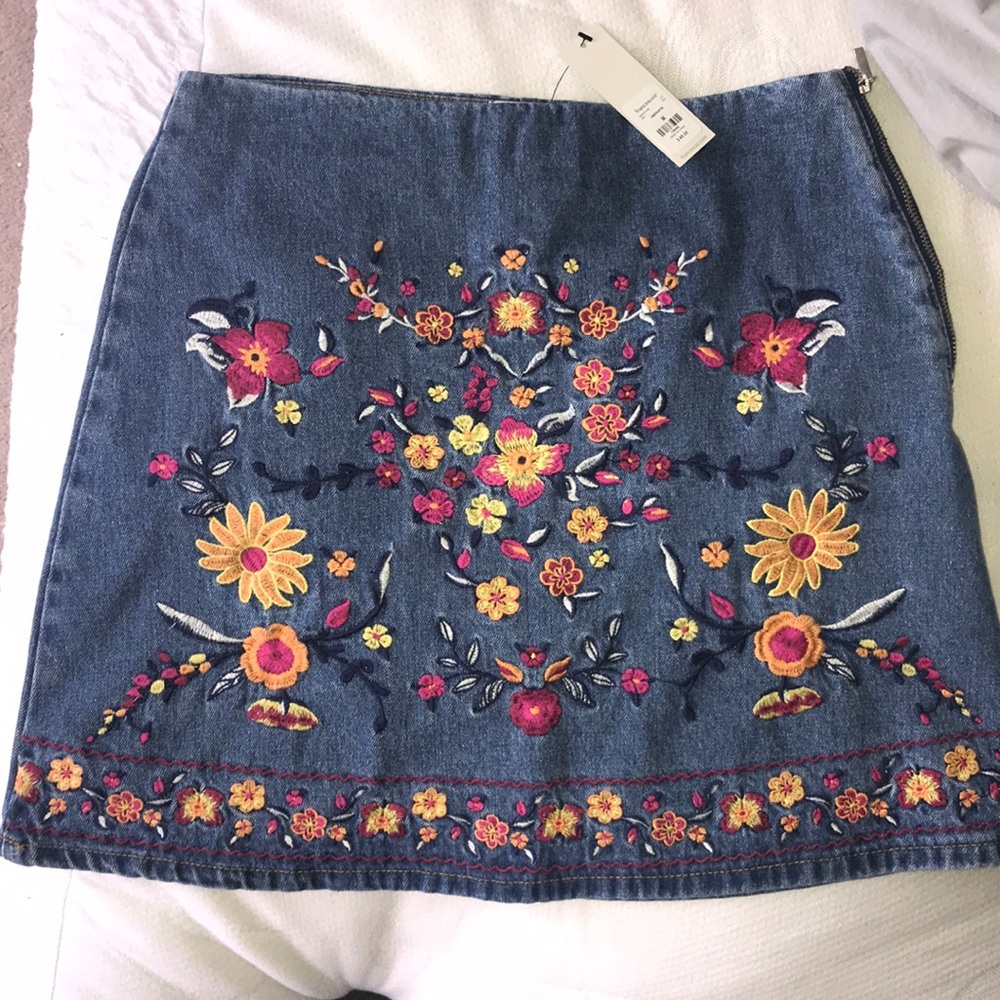 NWT embroidered denim mini skirt